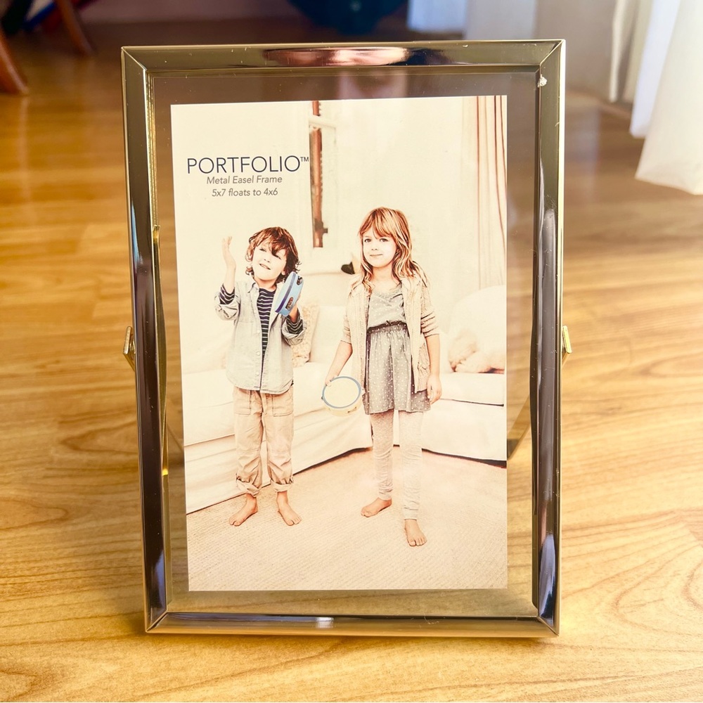 Portfolio metal easel frame